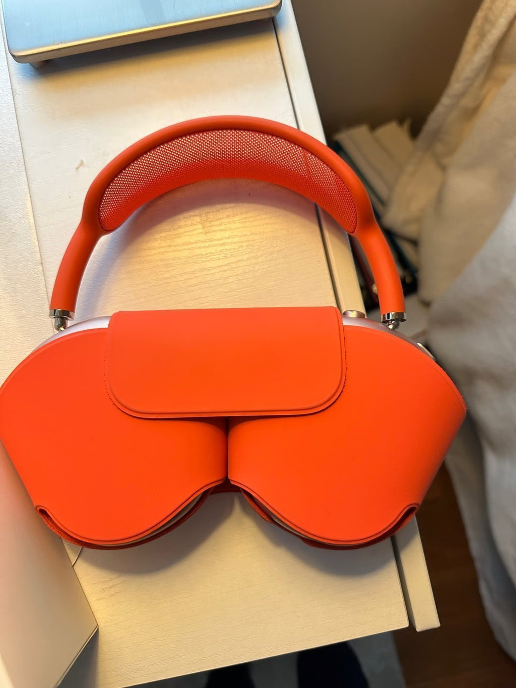 Apple AirPods Max with Smart Case in Pink-authentic 9O87