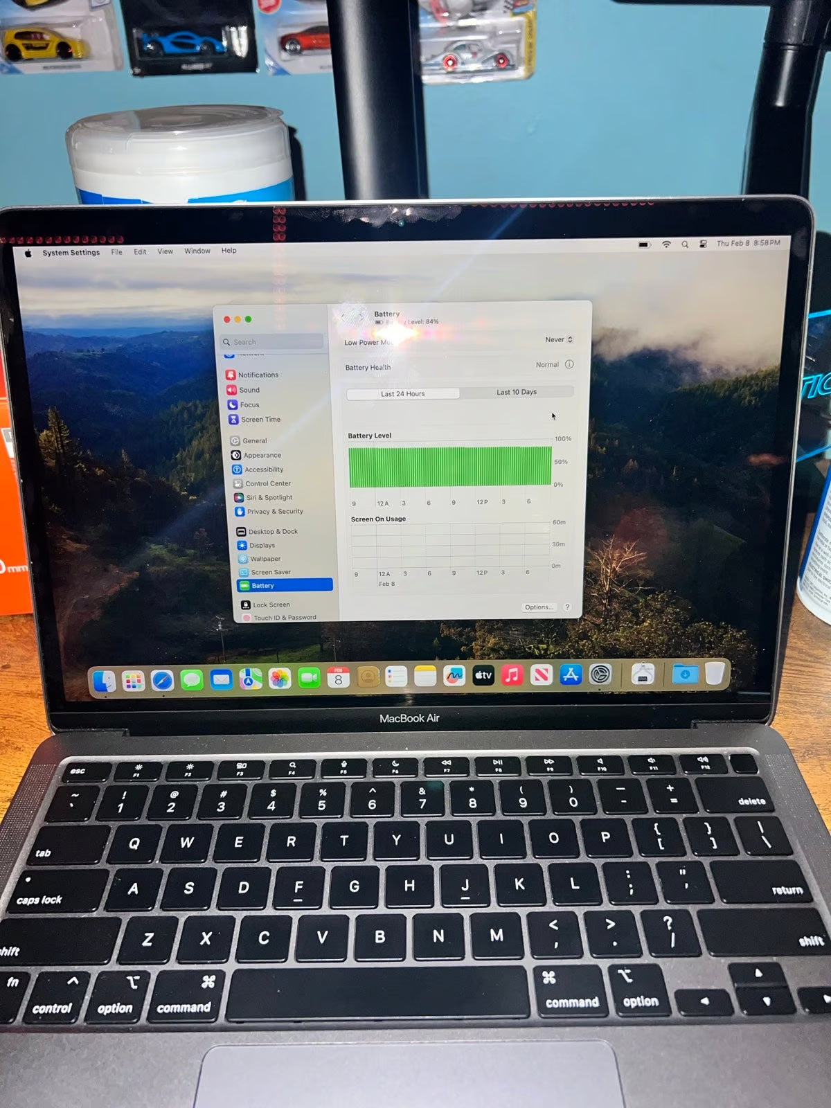 MacBook Air 13 inch m1 chip 8gb 7Y69