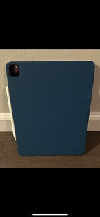 Apple iPad Pro Bundle 7J52