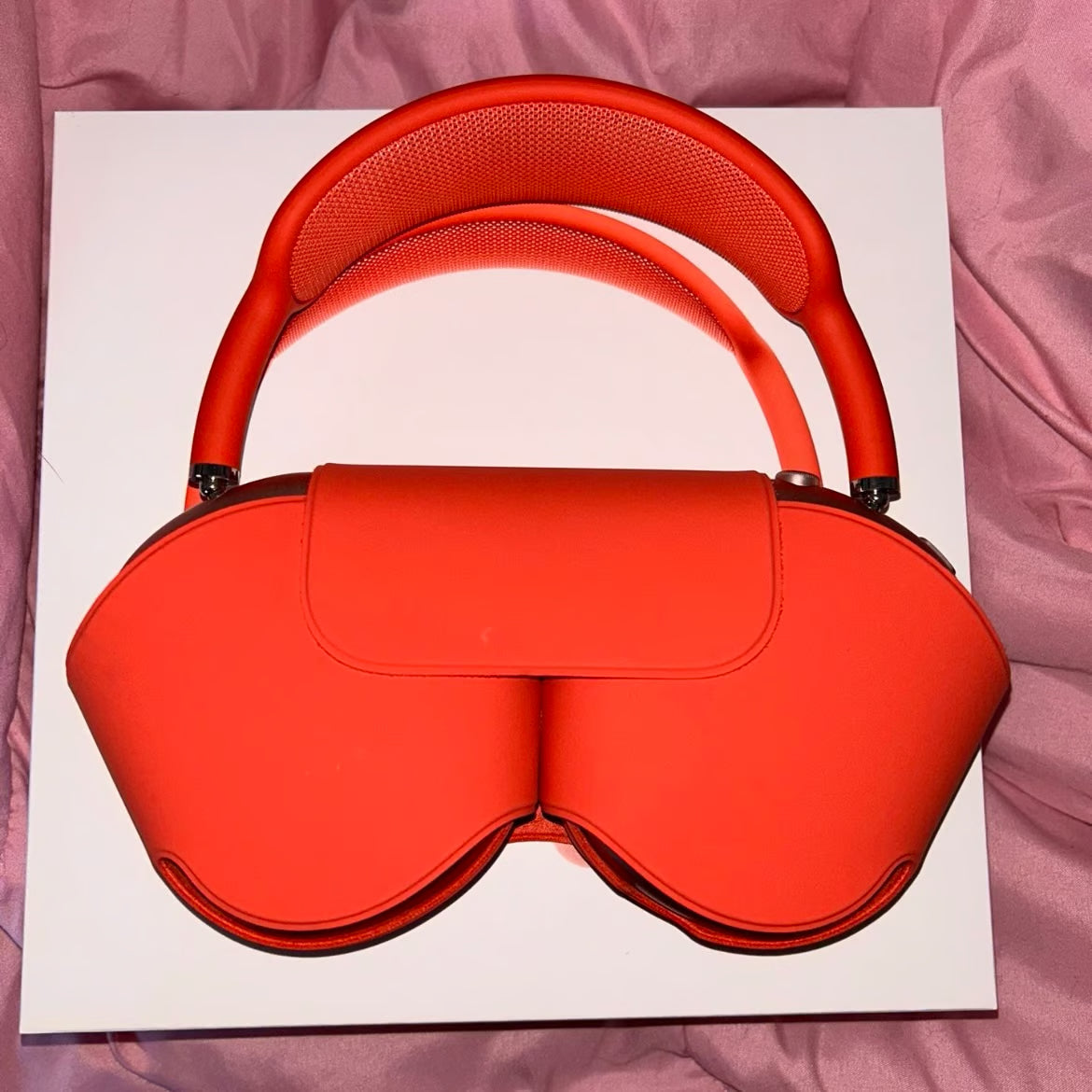 Apple AirPods Max in Pink 8P86