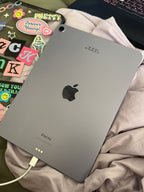 Apple iPad Air 5th Generation 256 GB and Apple Pencil 1K21