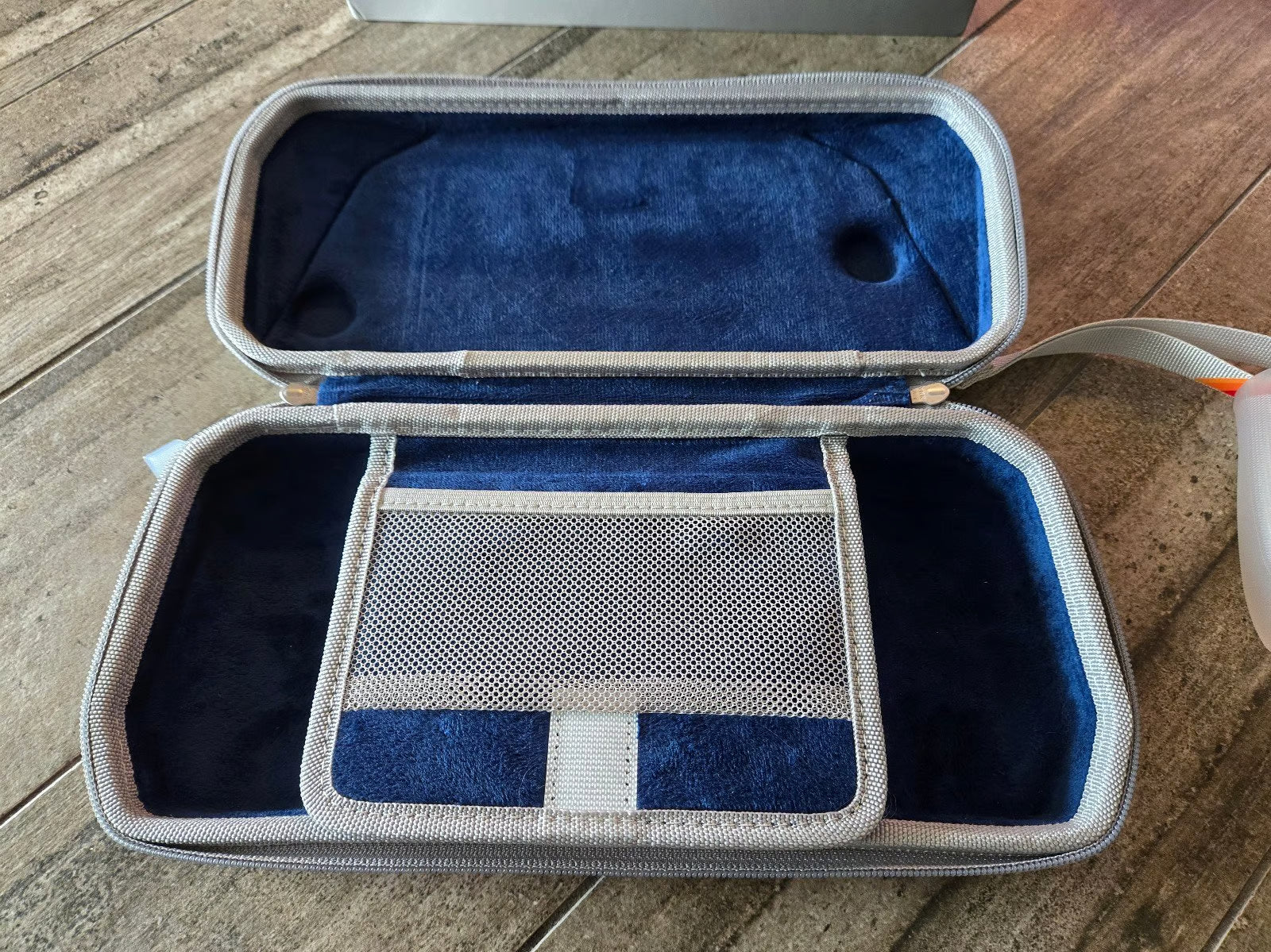 ASUS ROG Ally Z1 Extreme 2TB + Extras 6C12