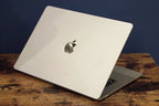 2023 Apple Macbook Air M2 15in.  Starlight. 3L13