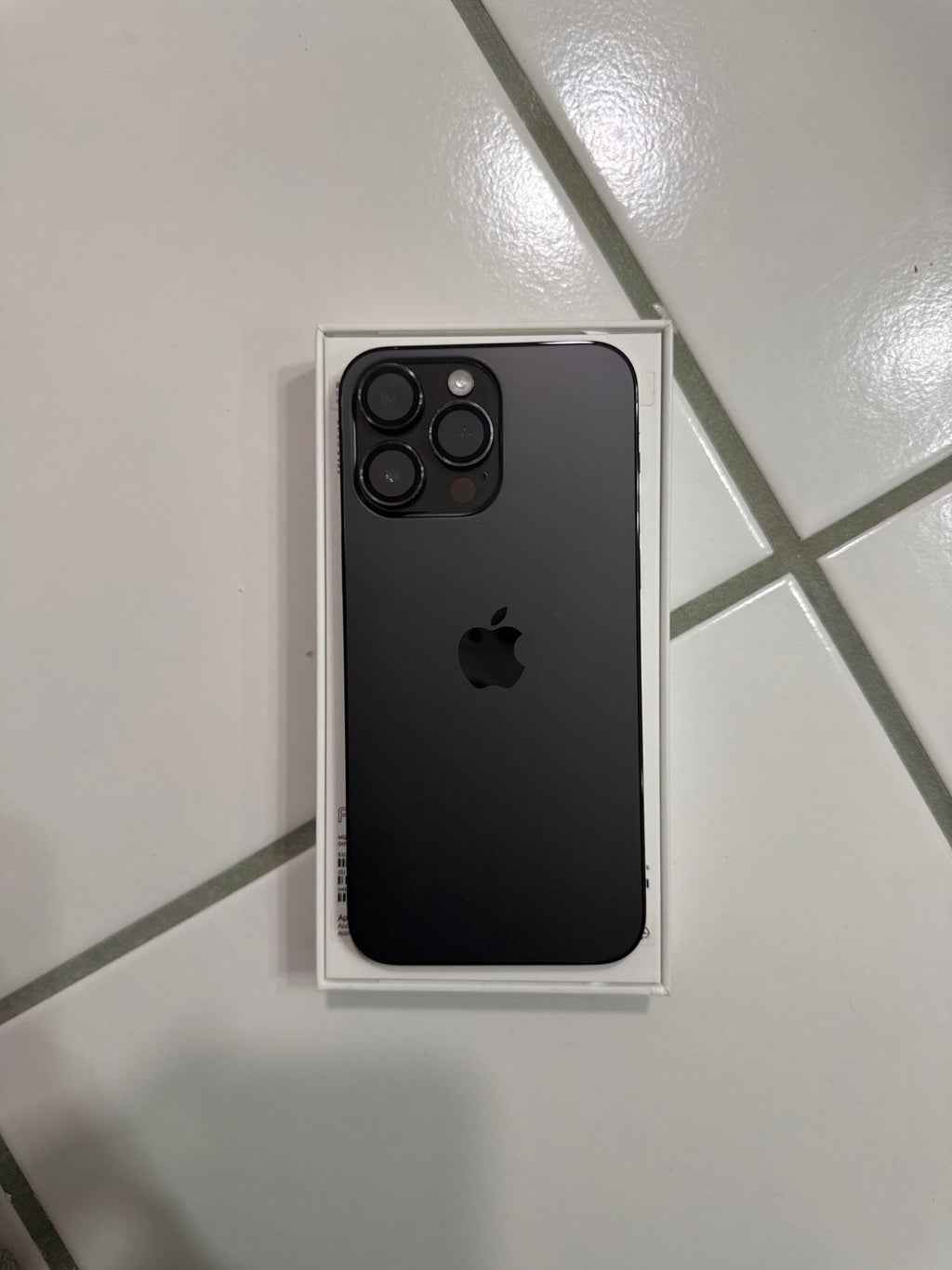 Apple iPhone 14 Pro Max 256 GB unlocked 2V33