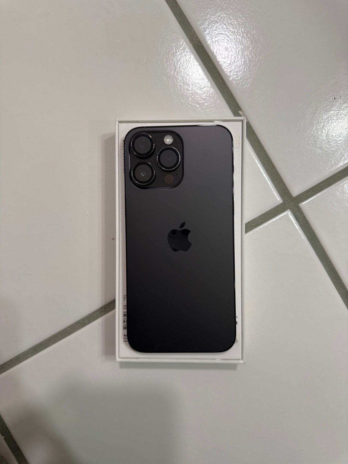 Apple iPhone 14 Pro Max 256 GB unlocked 2V33