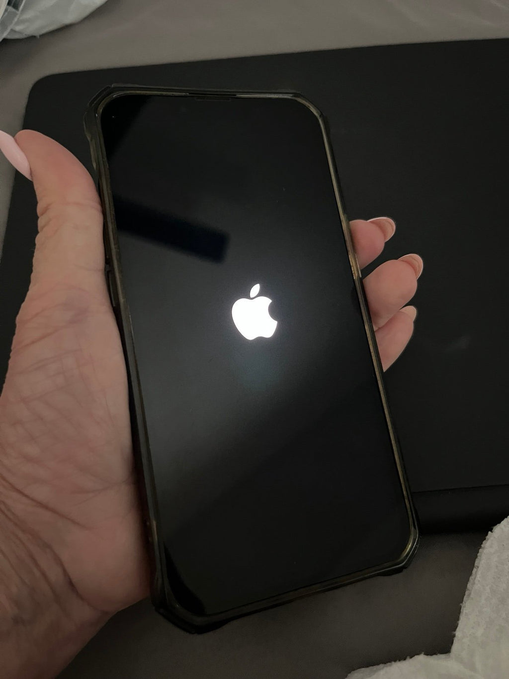 iPhone 13 Green 128gb unlocked GREAT CONDITION! 1Z77