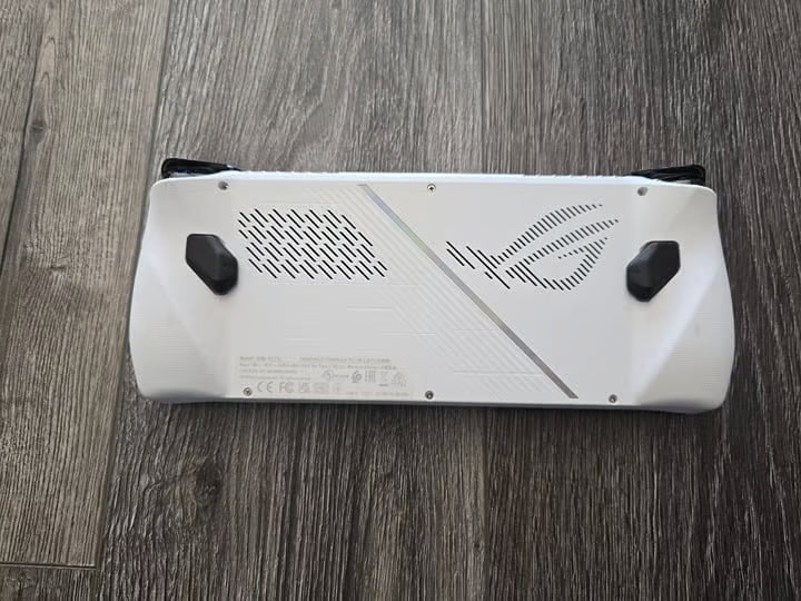 ASUS ROG Ally 7"" 120Hz FHD 1080p Gaming Handheld AMD Ryzen Z1 Extreme w/ extras 2F79