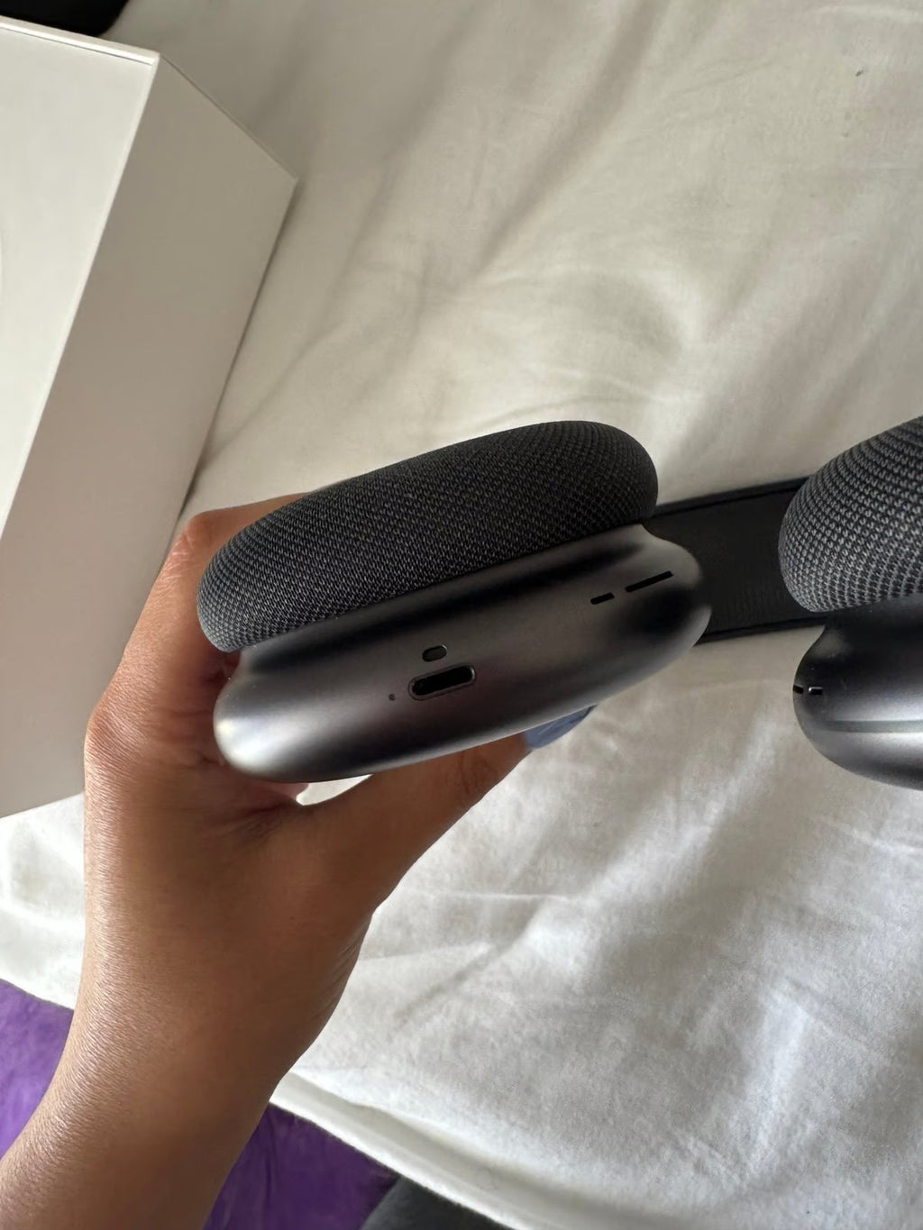 AirPod Max Space Grey plus accessories 2U71