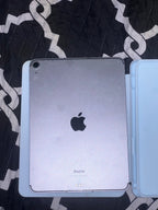 Apple iPad Air 5th Generation 64 GB 6M81
