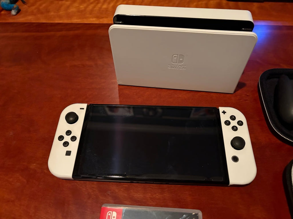 Nintendo Switch - OLED Model White with Zelda Tears of the Kingdom game 3P33