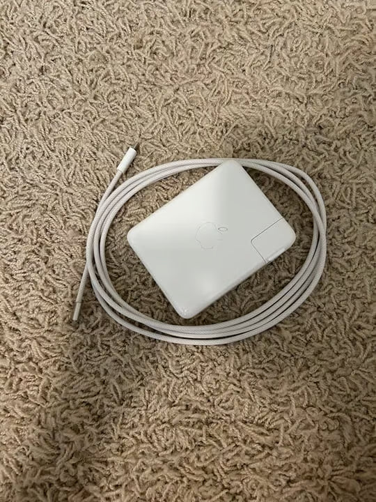 16-inch MacBook Pro Apple M2 Max Chip with 12鈥慍ore CPU and 38鈥慍ore GPU - Silver 7E82