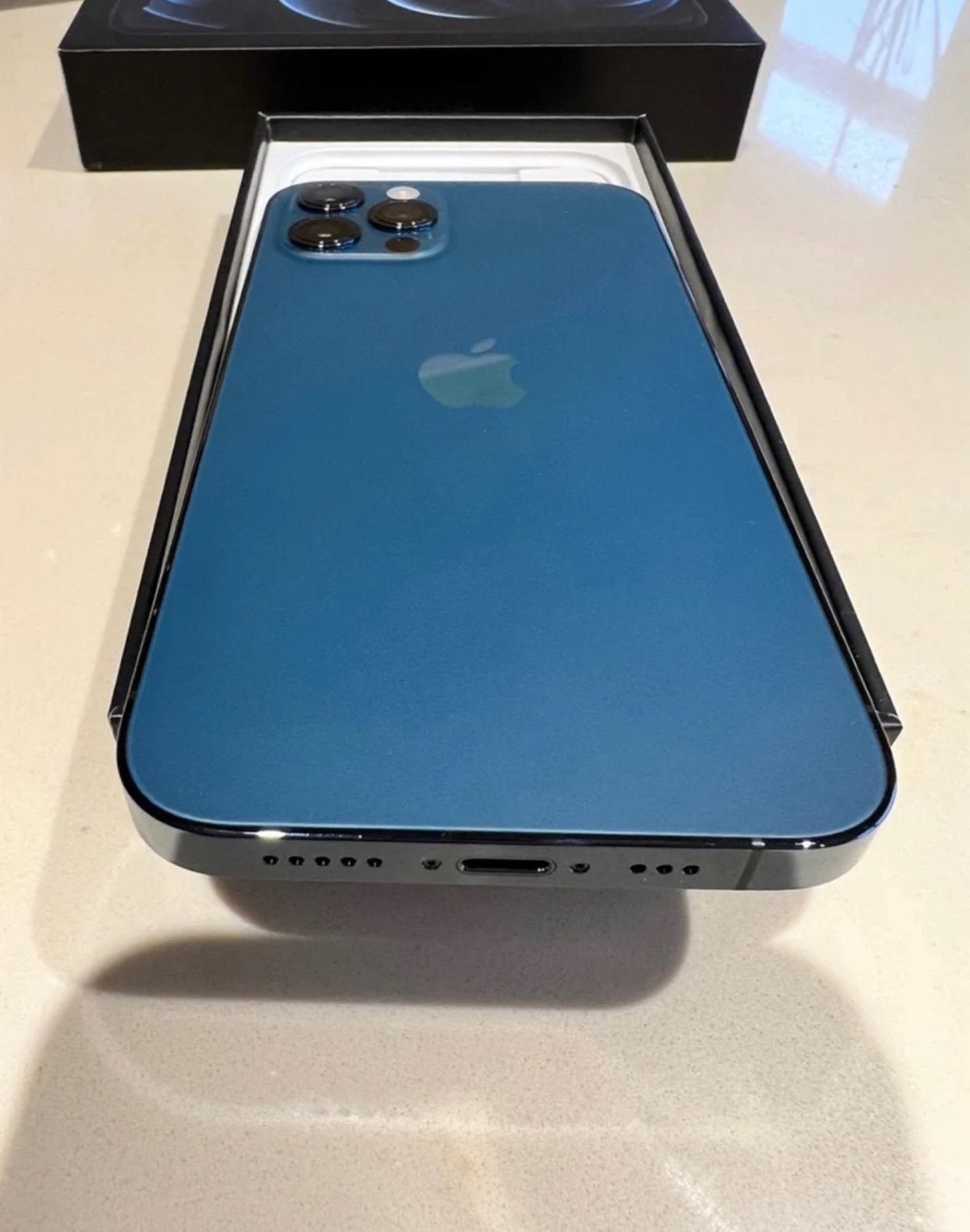 UNLOCKED - Apple iPhone 12 Pro 256 GB in EXCLUSIVE color: Pacific Blue 2B16