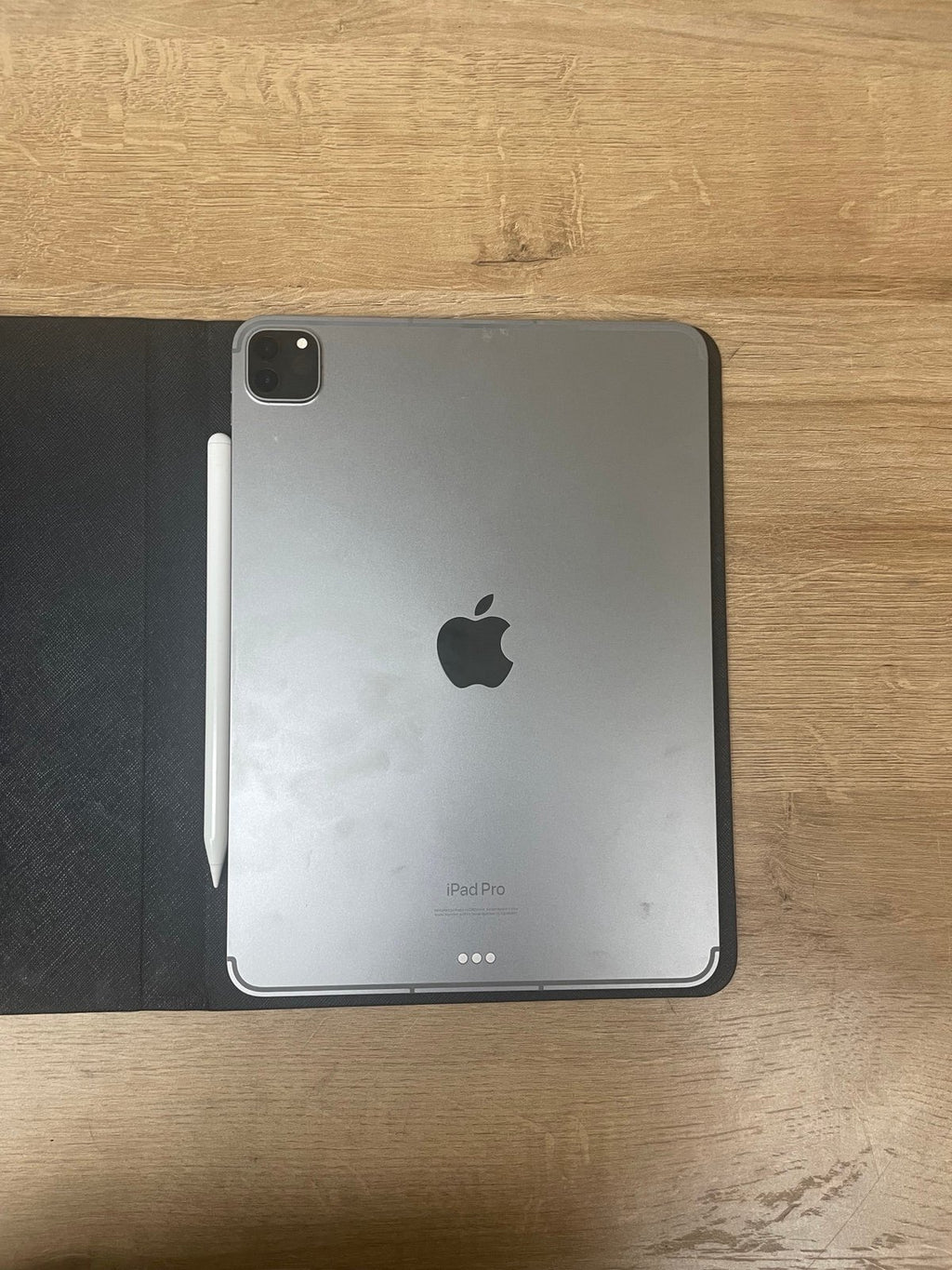 iPad Pro 4th gen 256 gb WiFi + cellular (unlocked) 11 inch 9T58