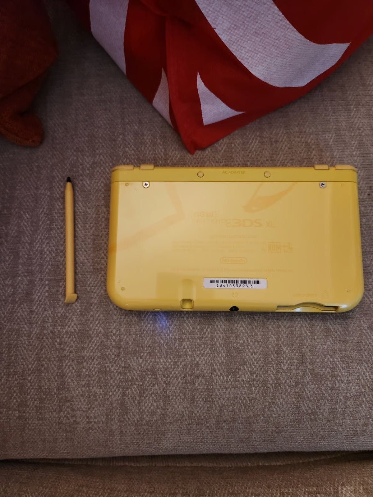 Nintendo 3DS XL Pikachu Great condition!