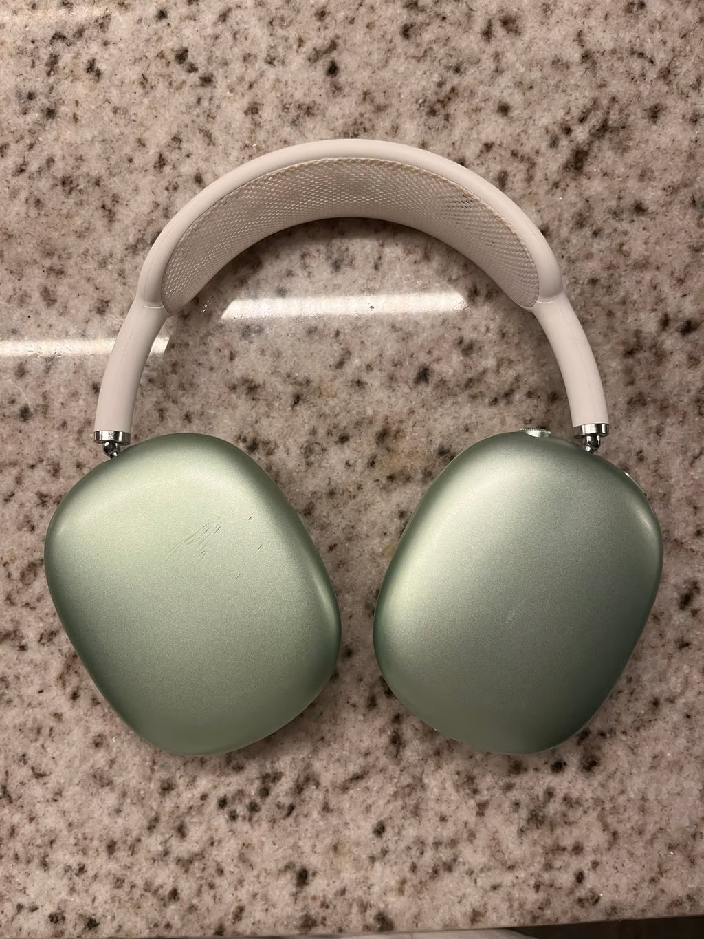 Apple AirPods Max in Green 7F92