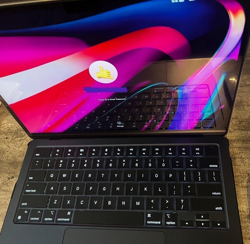 Apple MacBook Air with M2 chip 13-6 inch Bundle 2N32