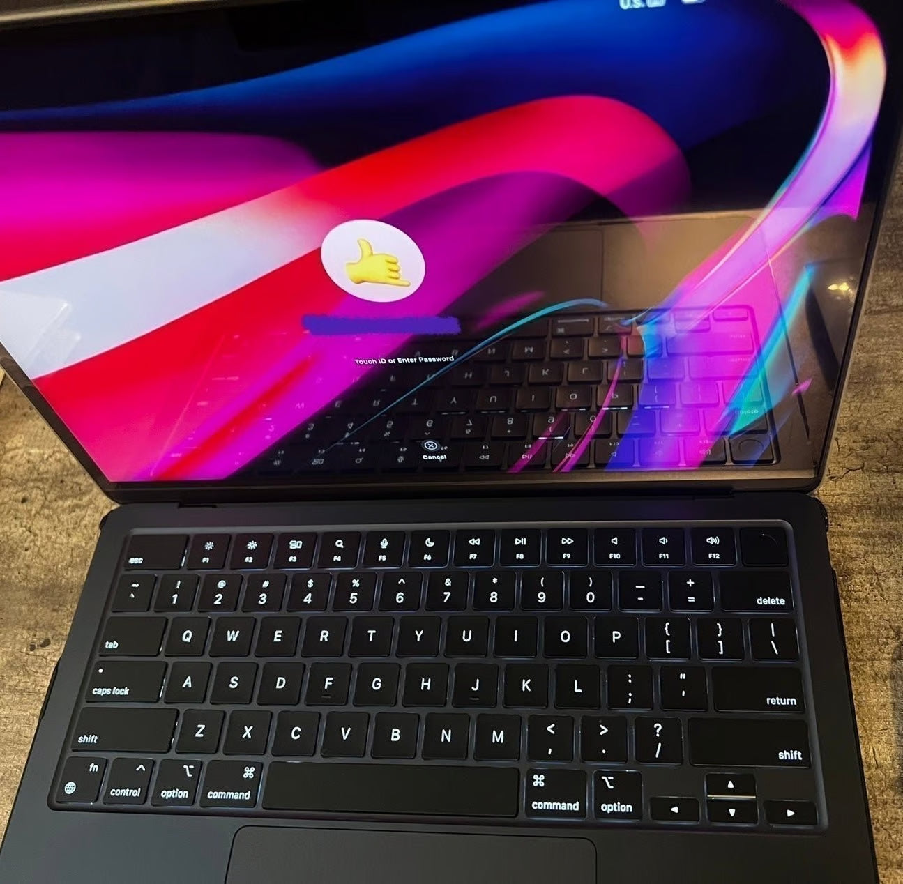 Apple MacBook Air with M2 chip 13-6 inch Bundle 2N32