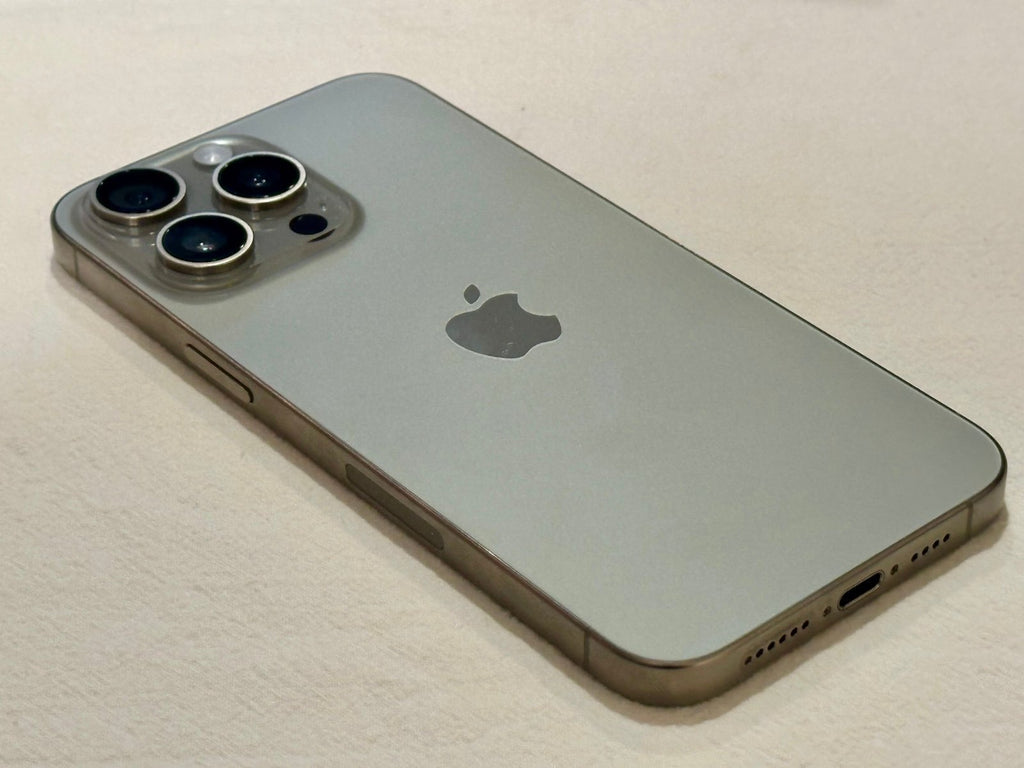 iPhone 15 Pro Max 256GB in Natural Titanium (Unlocked) 7D12