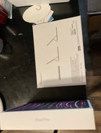 ipad pro 11 inch 4th generation 256GB and Smart Keyboard for ipad 6C36