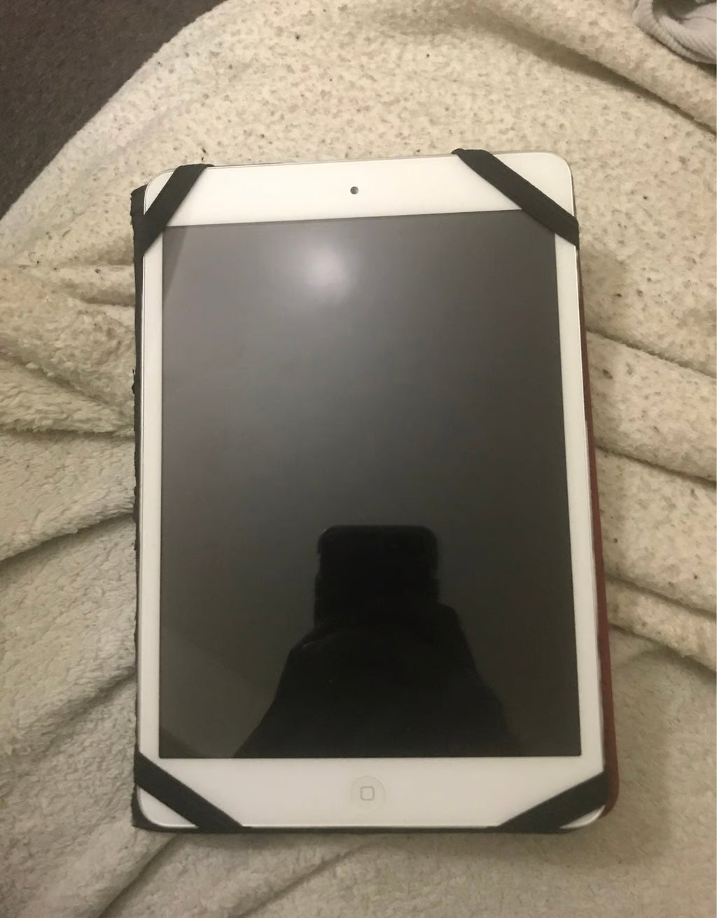 ipad mini 4 with cover 5T51