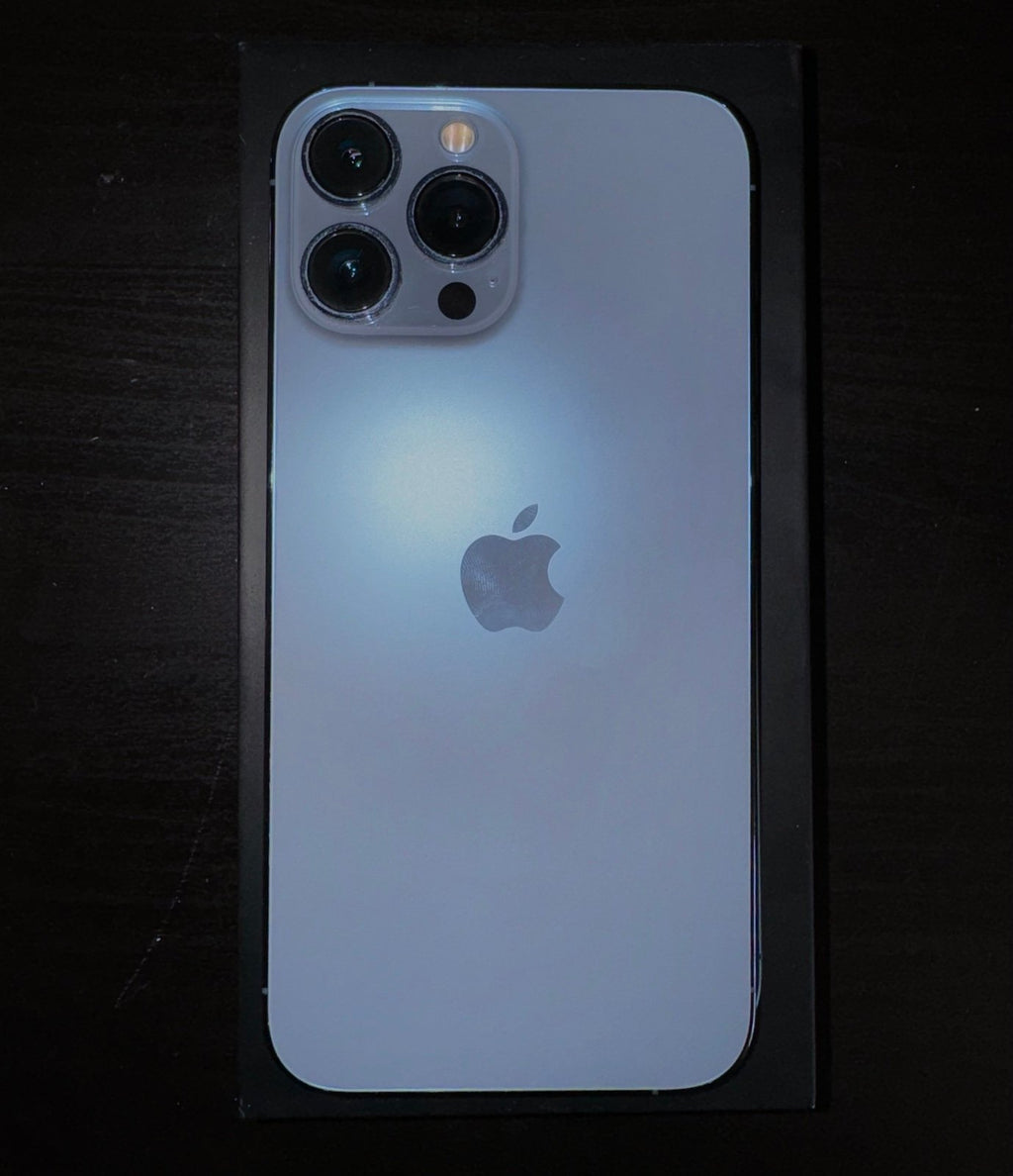 Apple iPhone 13 Pro Max 128 GB in Sierra Blue 8M73