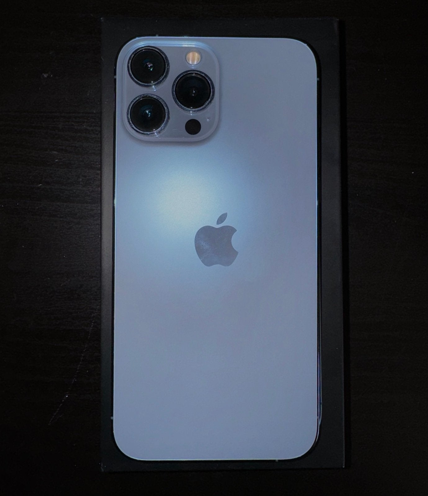 Apple iPhone 13 Pro Max 128 GB in Sierra Blue 8M73