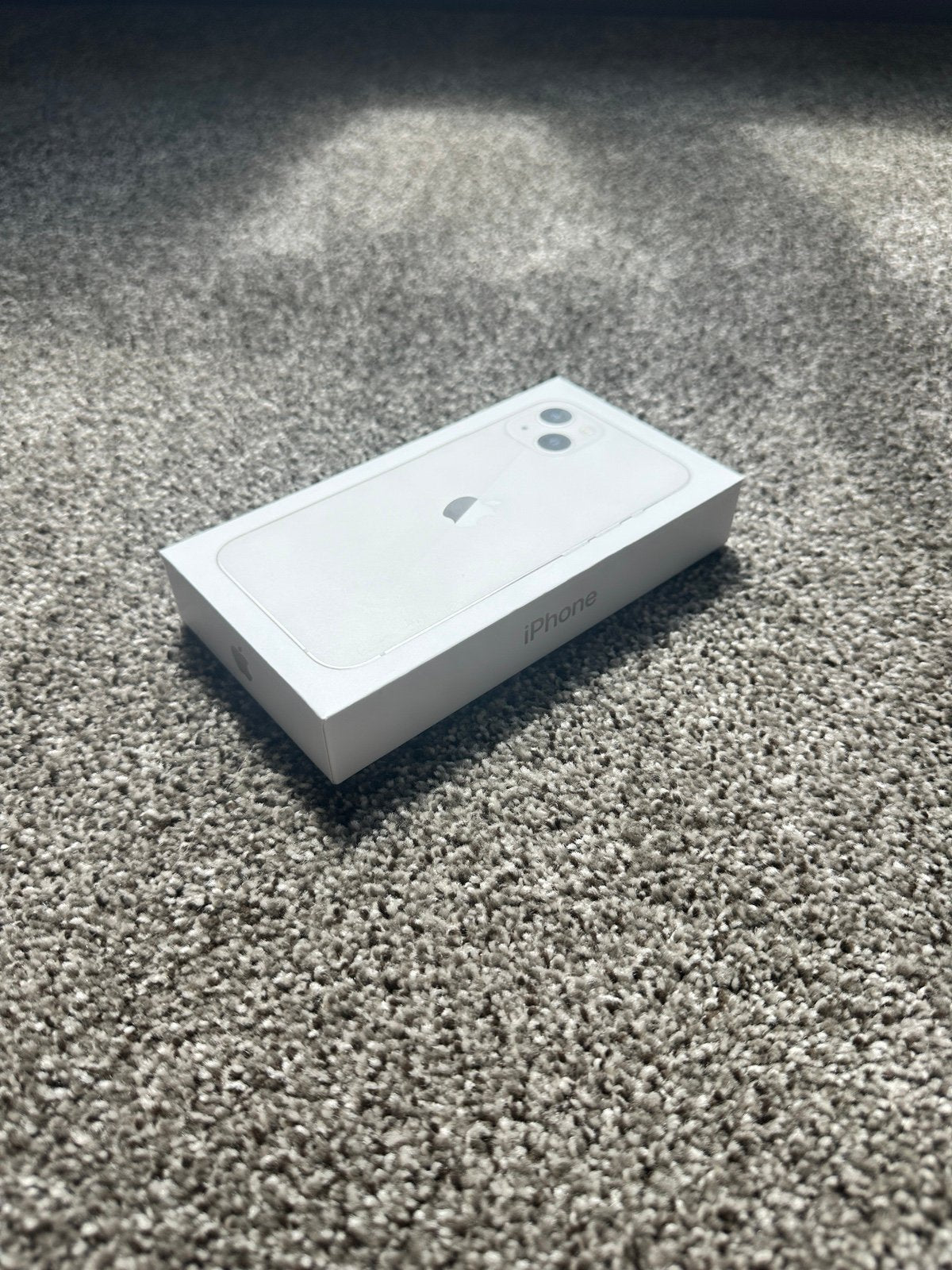 New Apple iPhone 13 128GB Starlight Unlocked 3Q82