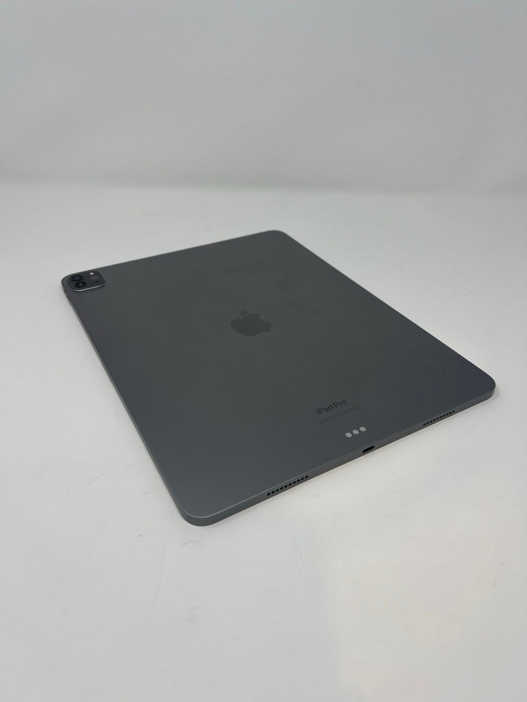 Apple iPad Pro 12.9�?inch 6th Generation 1 TB in Space Gray 5E52