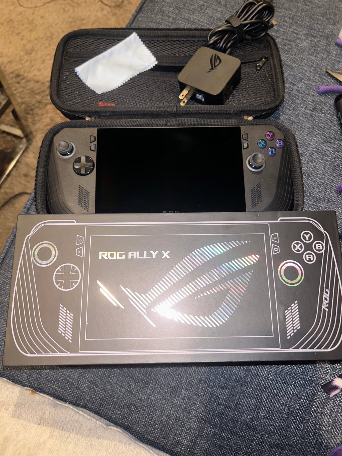 Asus Rog Ally X 1tb with 1.5tb sandisk ultra and more 1Q68