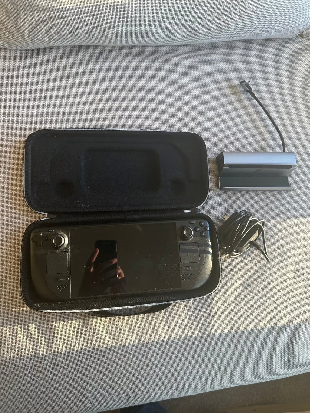 Steam Deck OLED 512gb with extra dock 1F32