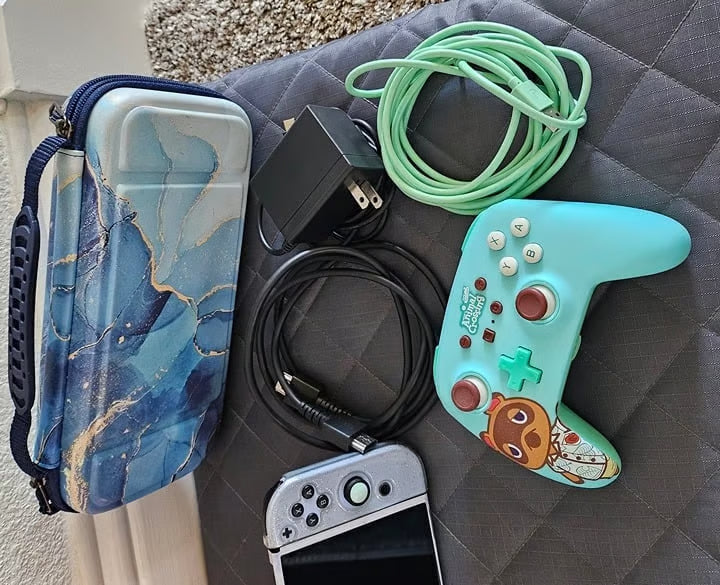 Nintendo Switch Oled bundle 7E66