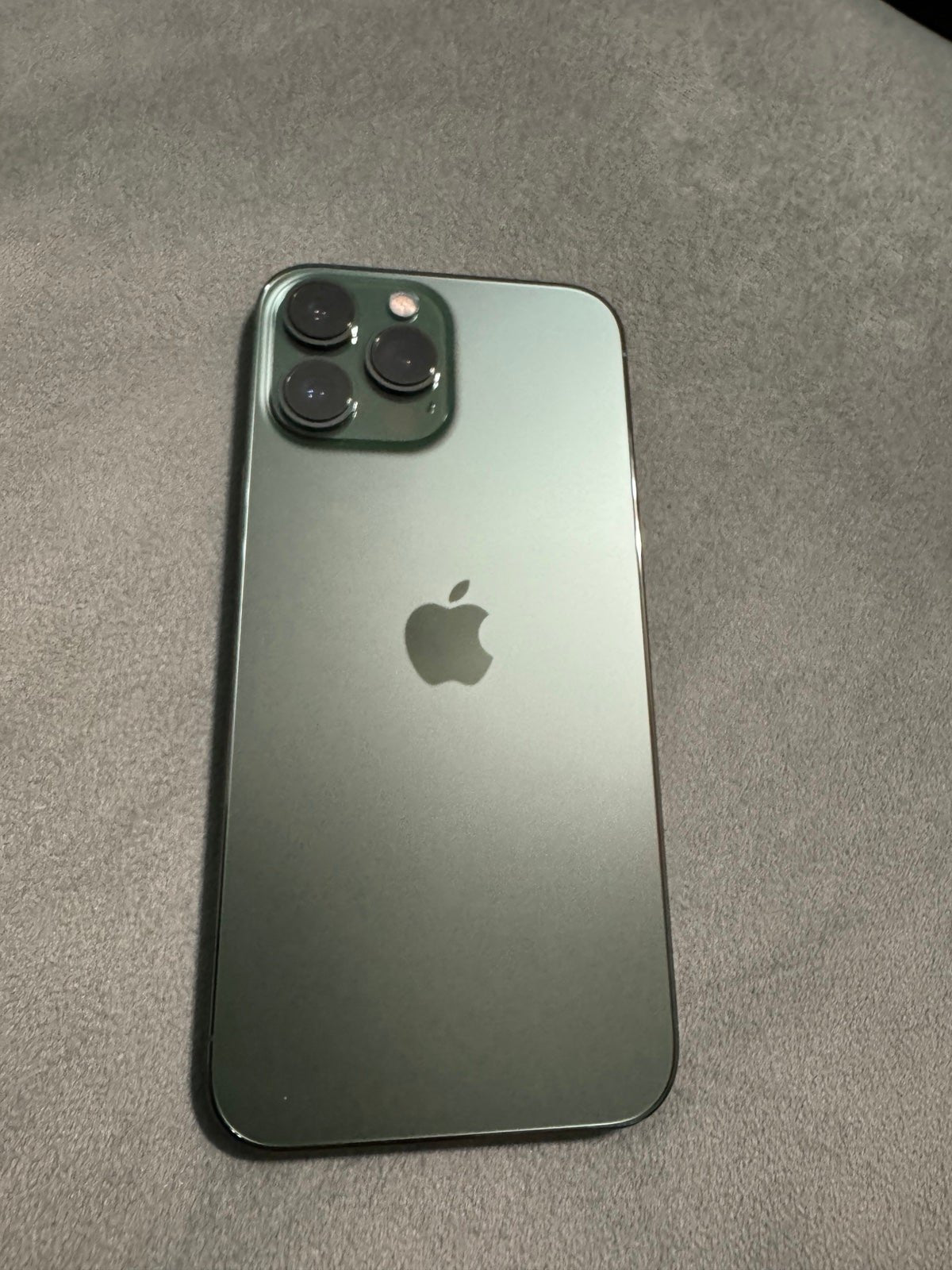 Apple iPhone 13 Pro Max 256 GB in Alpine Green for Unlocked 8X79