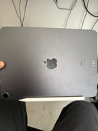 Apple iPad Air 5th Generation 64 GB 3U28