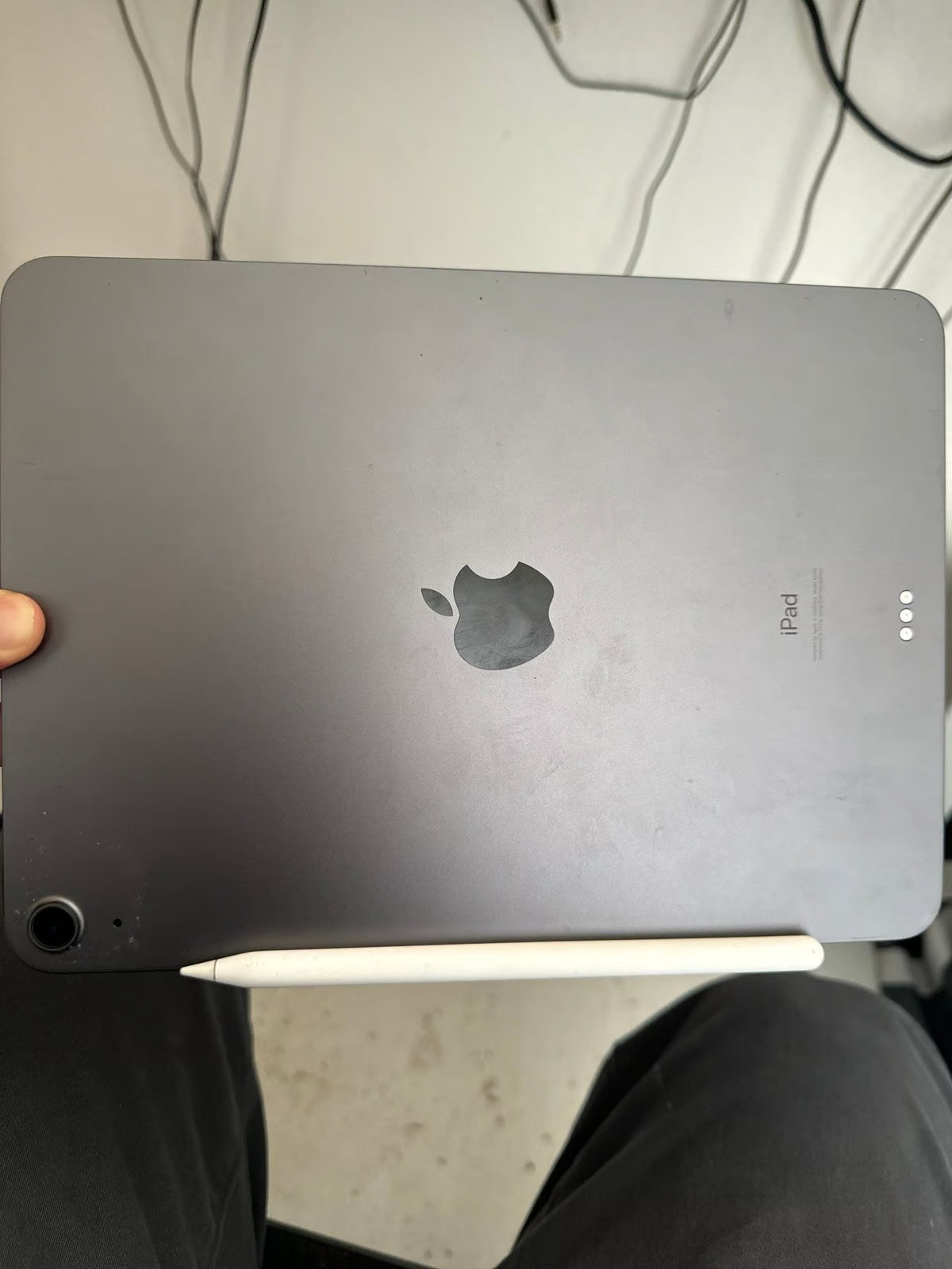 Apple iPad Air 5th Generation 64 GB 3U28