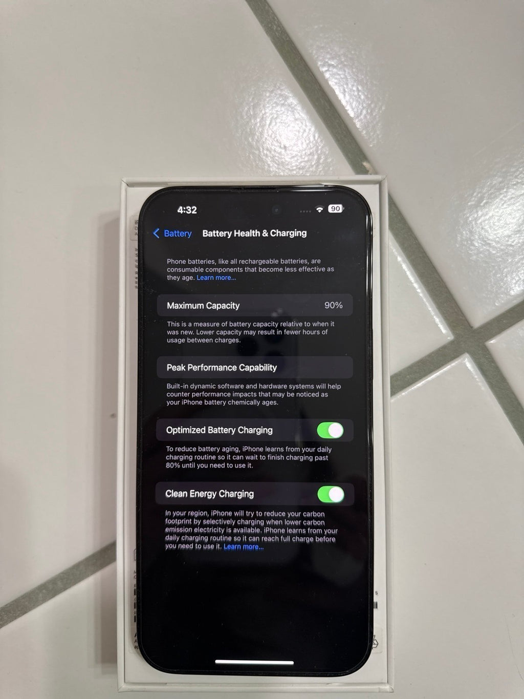 Apple iPhone 14 Pro Max 256 GB unlocked 2V33