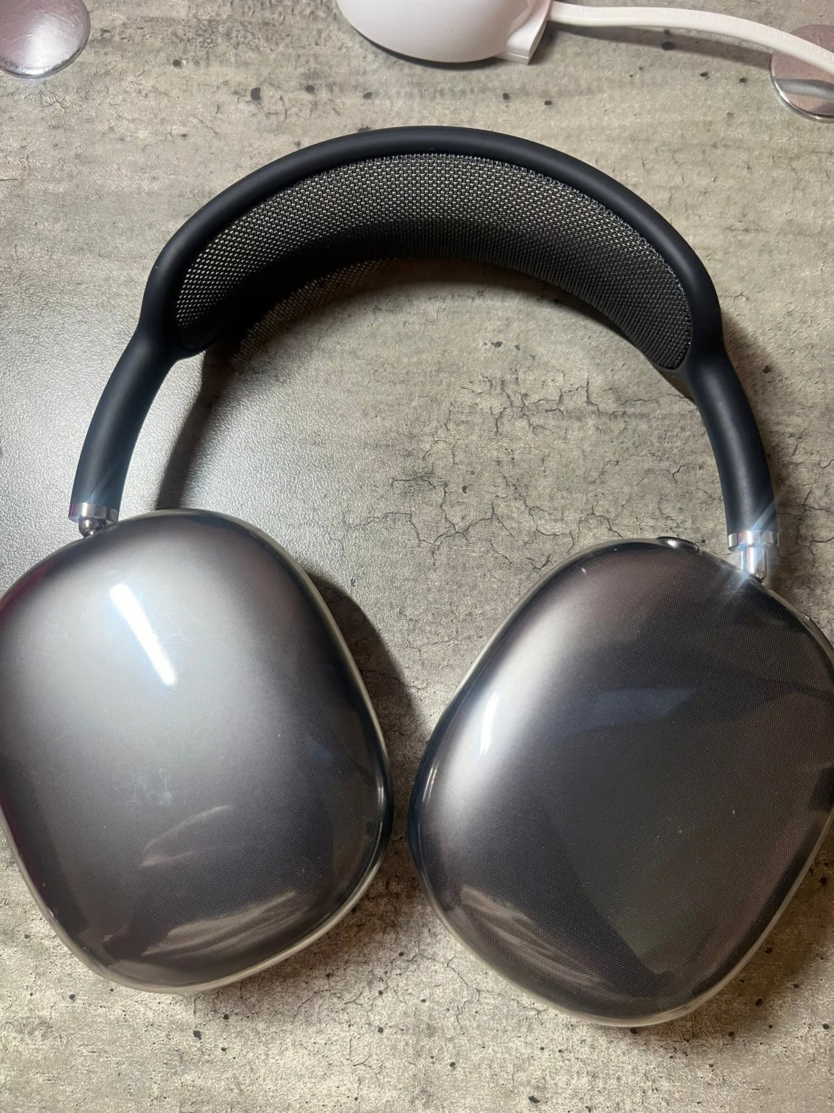 Apple AirPods Max in Space Gray 2T56