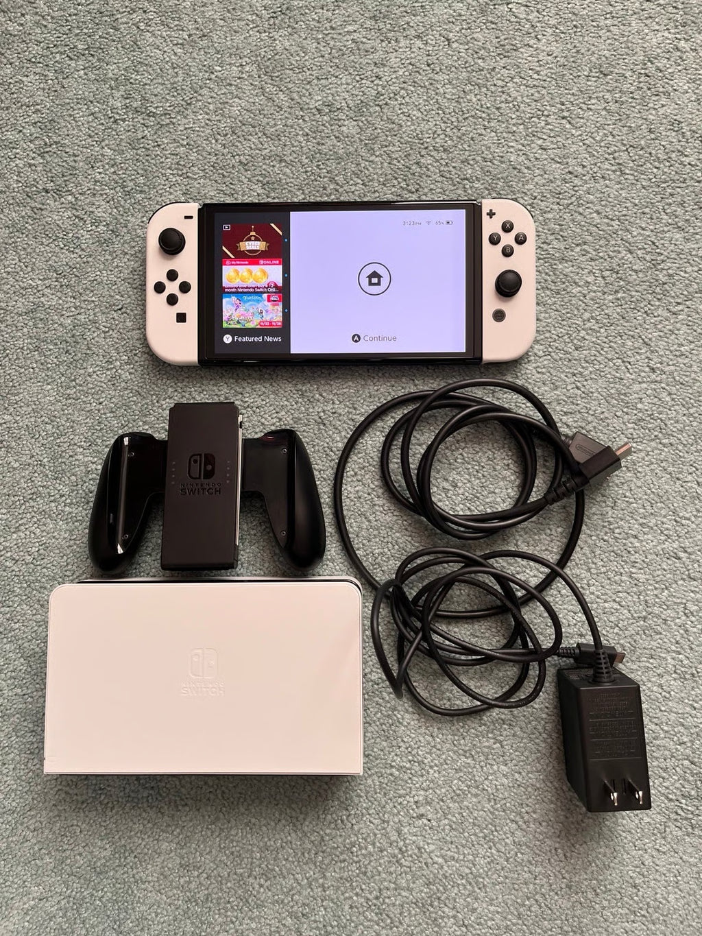 Nintendo Switch OLED Model w/ White Joy-Con White 2Y97