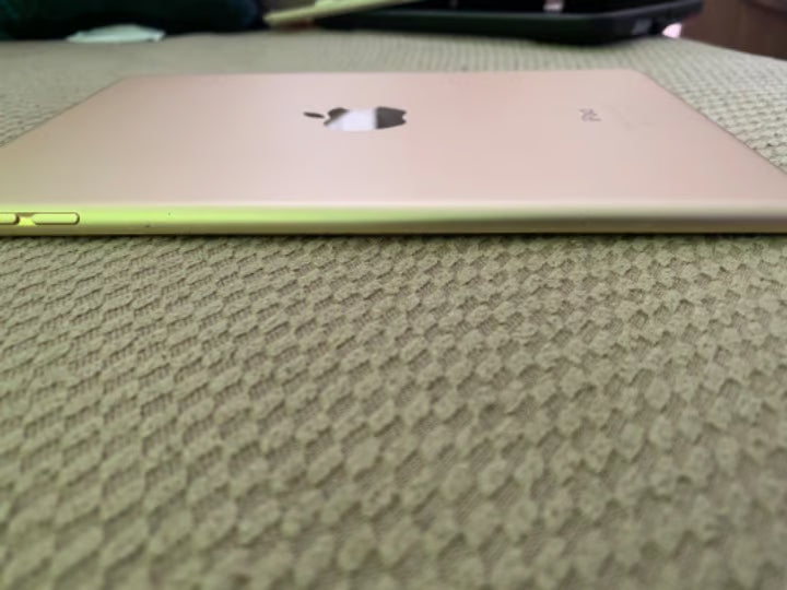 Mini ipad  4 128gbs 2J17