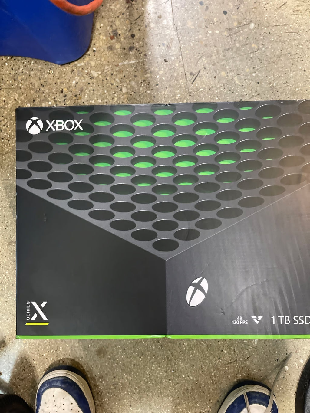 Xbox series x brand new 8T37