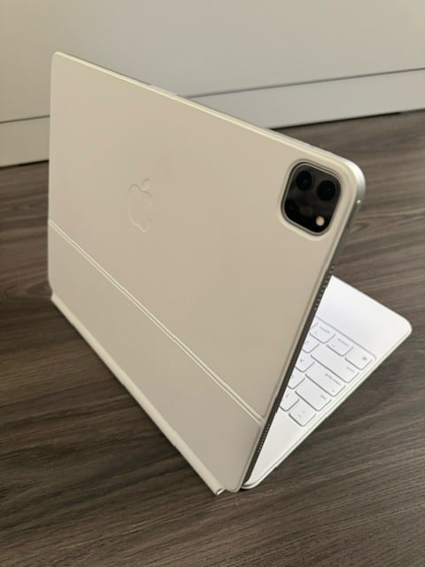 Apple iPad Pro 6th Generation - 12.9 inch (128 GB) with Magic Keyboard 2Q67