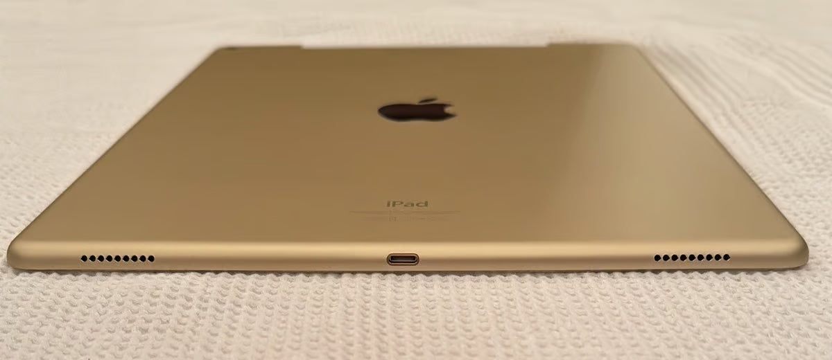 Apple 12.9�?iPad Pro 1st Generation 128 GB In Gold  Unlocked 2B92