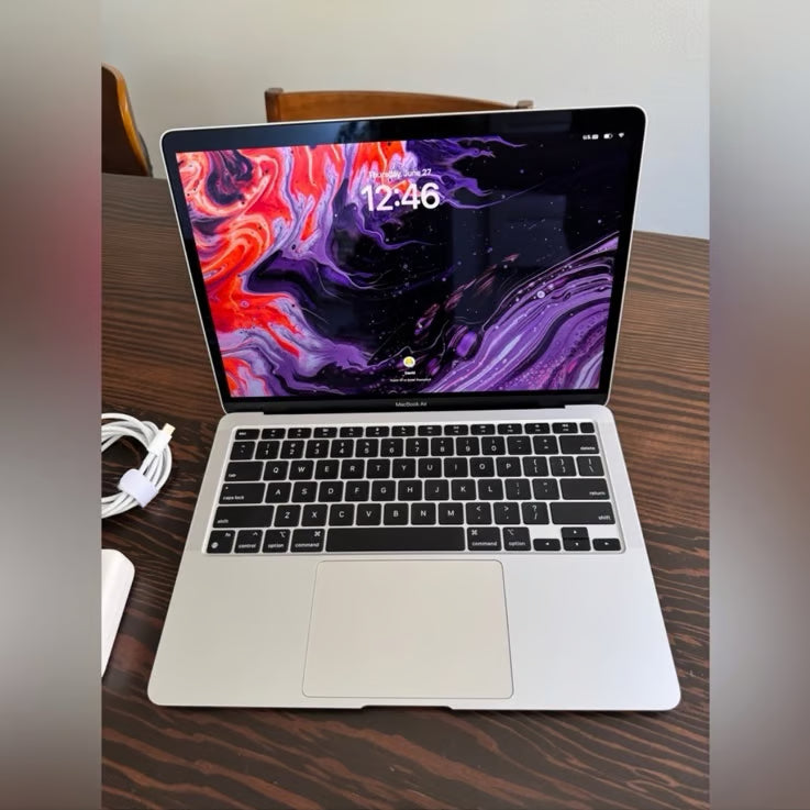 Apple MacBook Air M1 Silver 13.3"" 8GB RAM 512GB SSD / New battery condition 9Q76