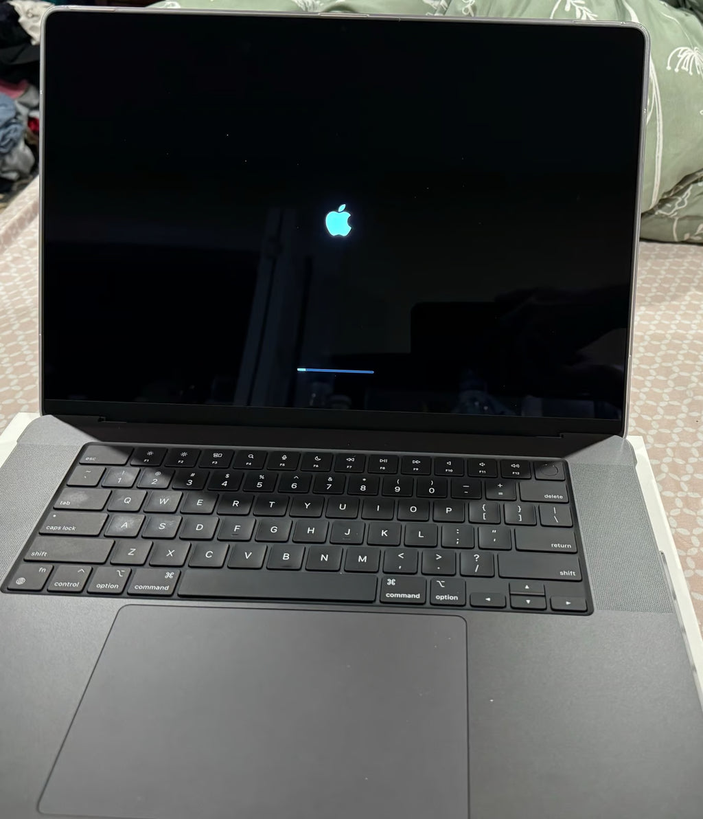 macbook pro m3 3T55