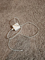 BUNDLE Apple iPad Air 5th Generation 64 GB + Apple Pencil & more 9X52