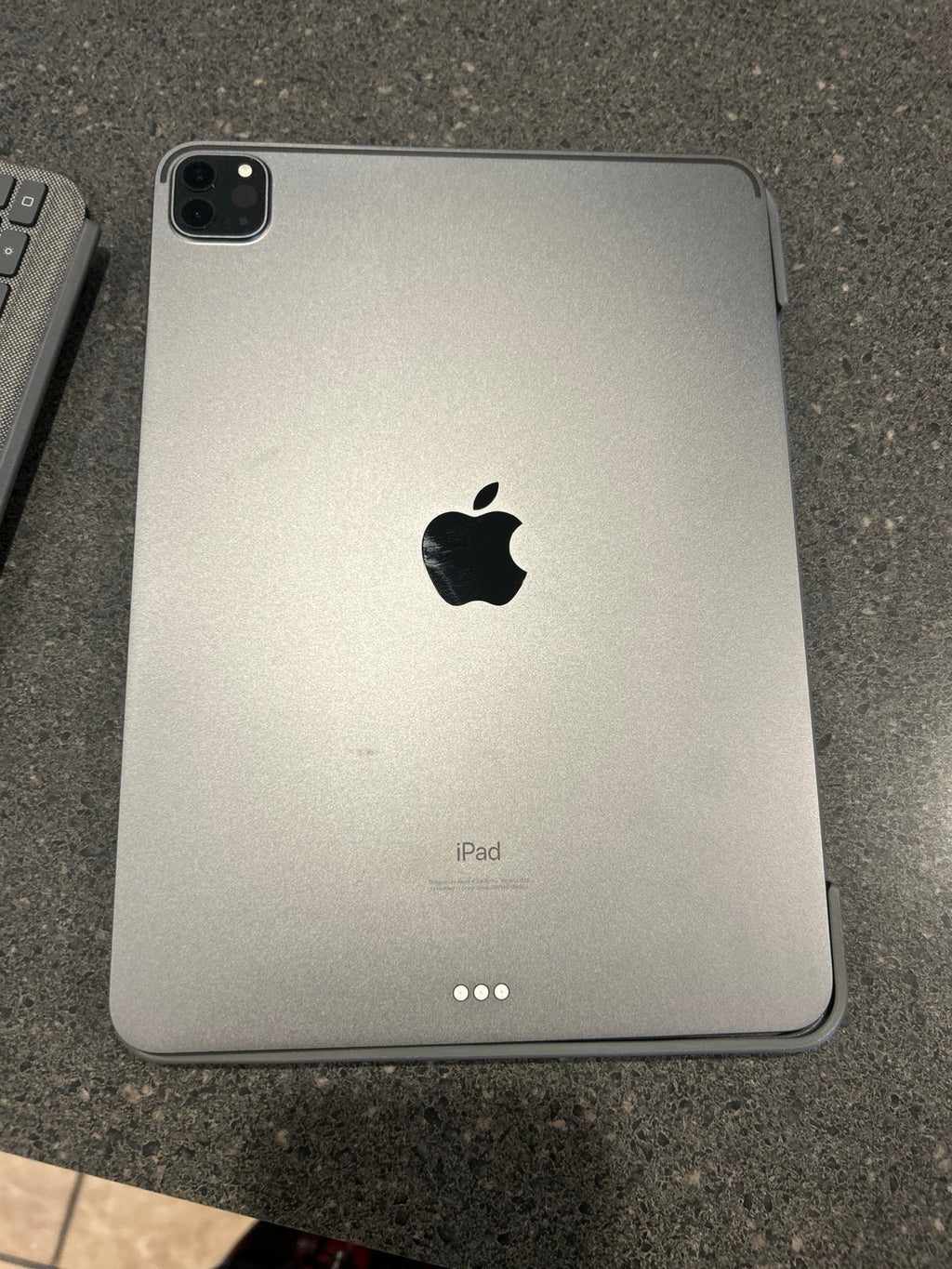 iPad Pro 11 inch 2nd gen 5F37