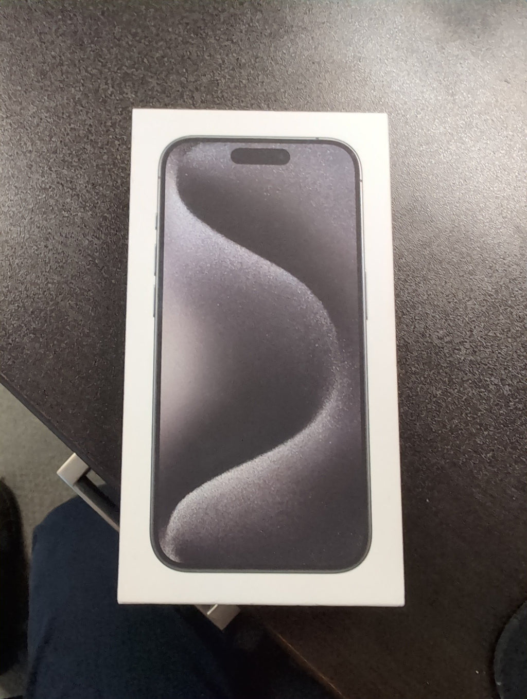 iPhone 15 Pro in Black Titanium 128 GB (Unlocked) 7U56