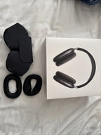 AirPod Max Space Grey plus accessories 2U71