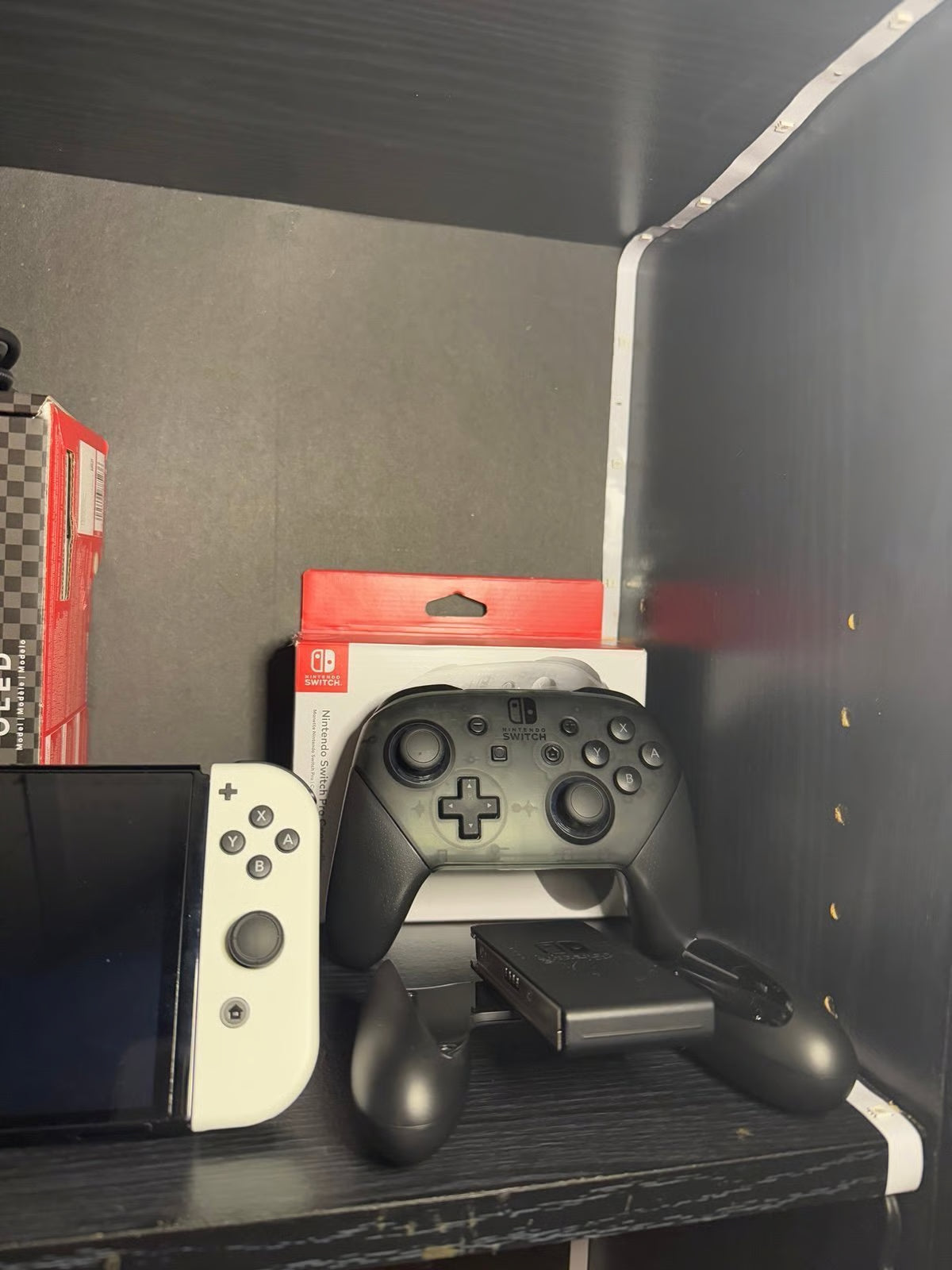 Nintendo Switch Oled Used With Nintendo Pro Controller. 3U17