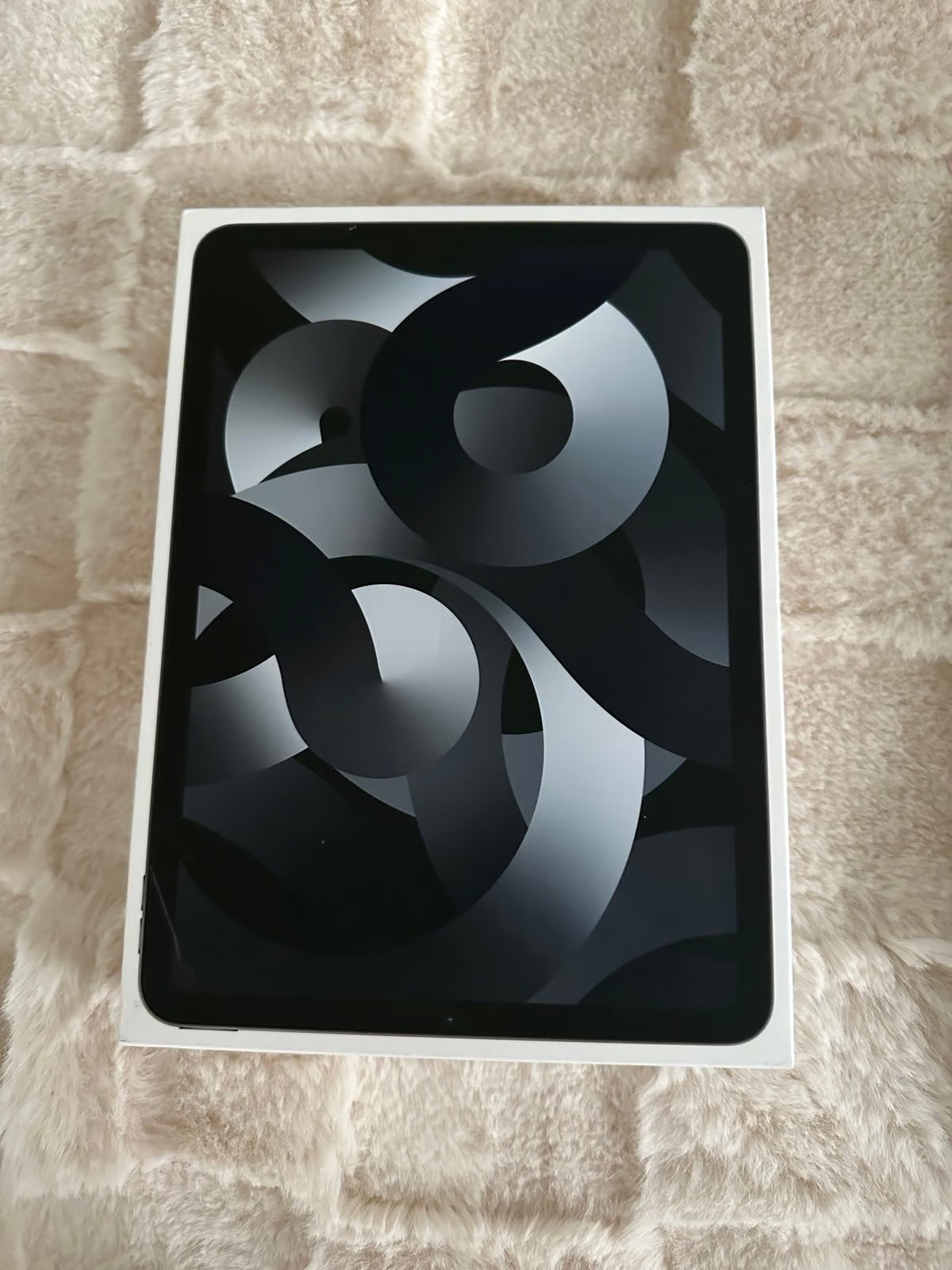 Apple iPad Air 5th Generation with Apple Pencil 5J13