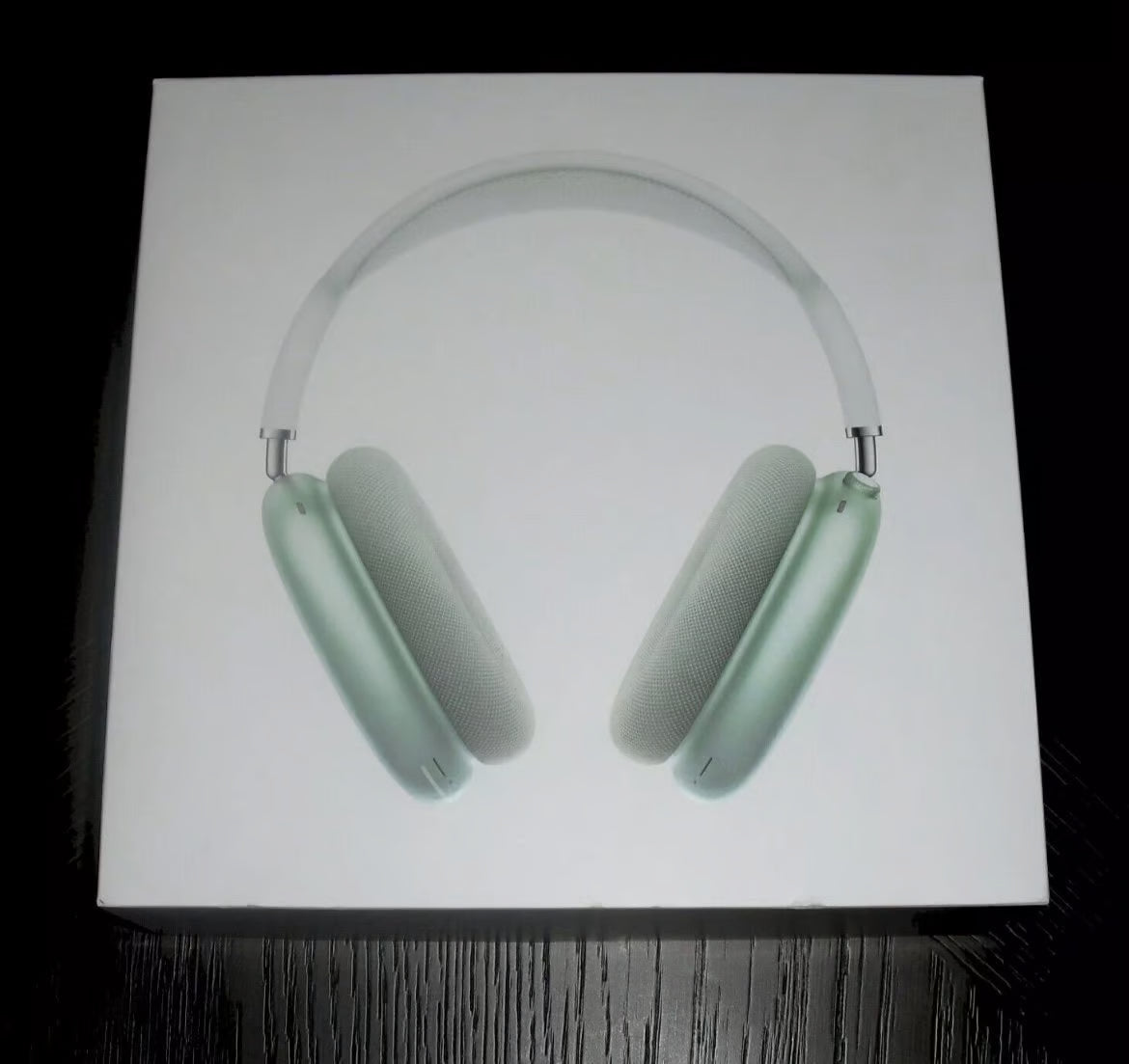 Apple AirPods Max with Smart Case in Green 6G91